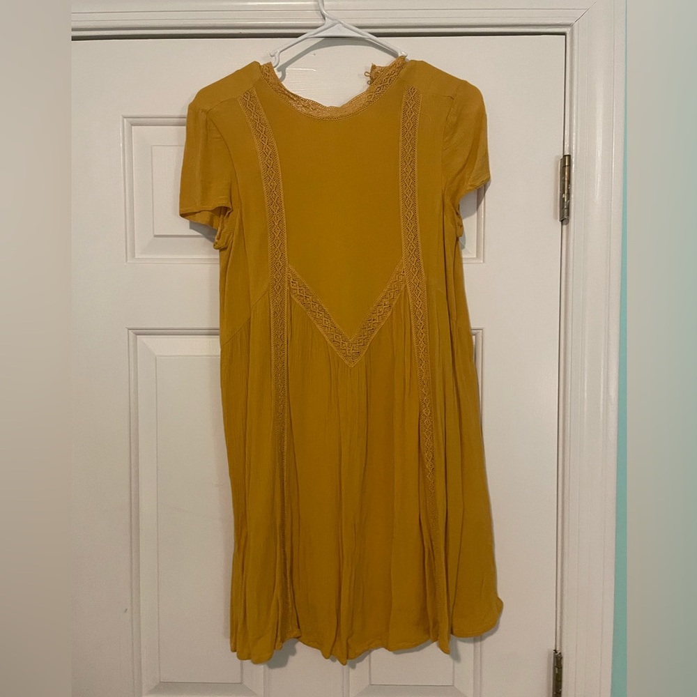NWOT FRANCESCAS YELLOW DRESS SIZE SMALL